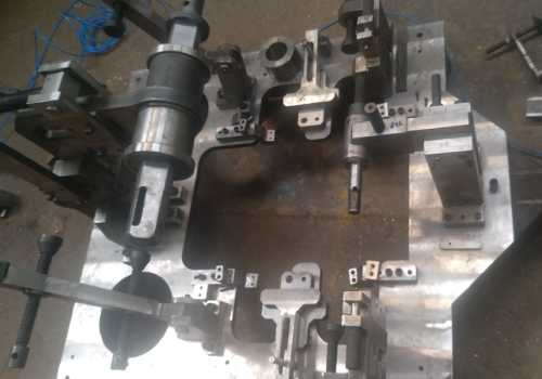 pivot assembly welding fixture